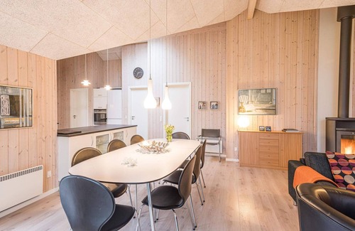 Blavand Strand House | 6 person holiday home in Blåvand