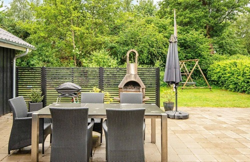 Grønninghoved Strand House | 6 person holiday home in Sjølund