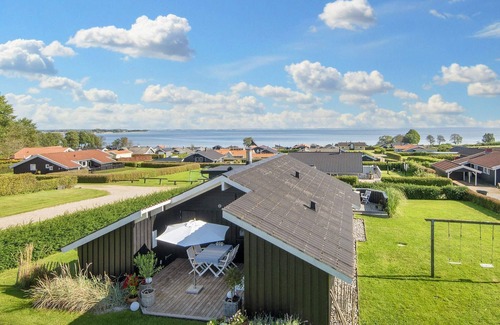 Grønninghoved Strand House | 6 person holiday home in Sjølund-By Traum