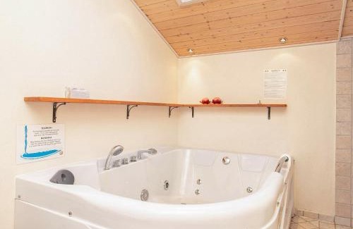 Lodbjerg Hede House | 6 person holiday home in Ringk bing