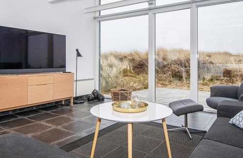 Lakolk House | 6 person holiday home in R m