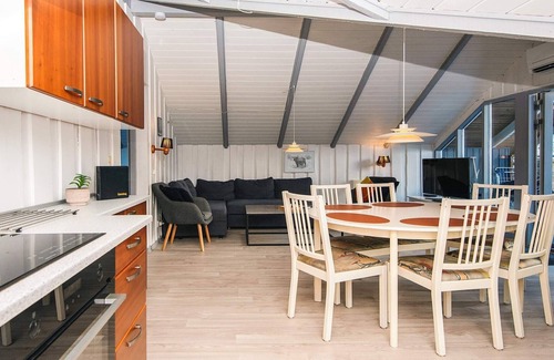 Skygge House | 6 person holiday home in Give-By Traum