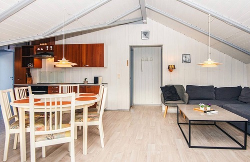 Skygge House | 6 person holiday home in Give-By Traum