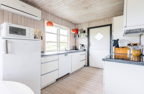 Henne Strand House | 6 person holiday home in Henne
