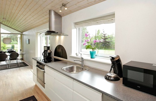 Bratten Strand House | 6 person holiday home in Jerup