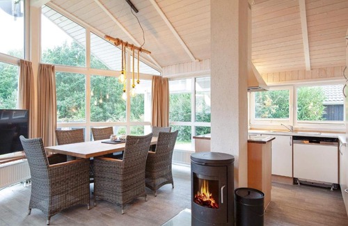 Lensterstrand House | 6 person holiday home in GROEMITZ