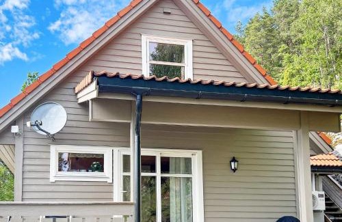 Leikanger House | 6 person holiday home in Leikanger