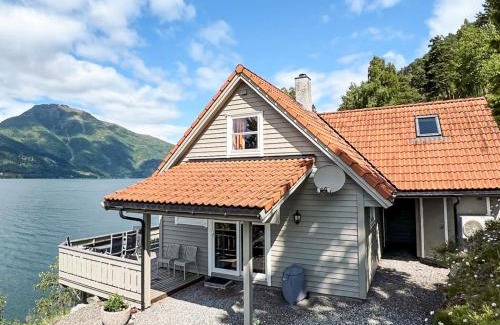 Leikanger House | 6 person holiday home in Leikanger