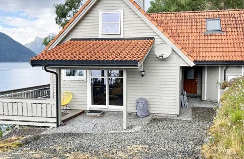 Leikanger House | 6 person holiday home in Leikanger
