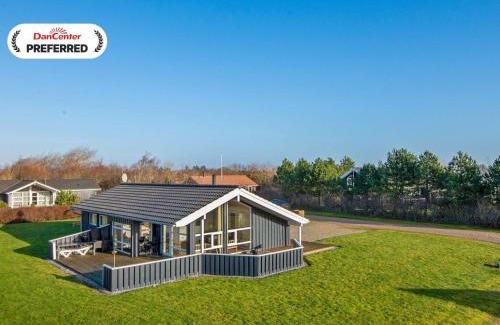 Skaven Strand House | 6 person holiday home in Tarm
