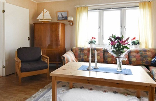 Kungshamn House | 6 person holiday home in HOVENäSET