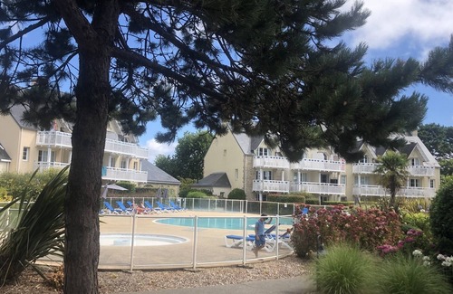 Fouesnant Apartment | 6-person seaview apartment with garden and private heated pool