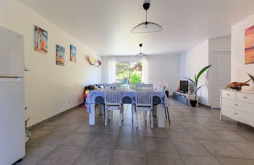 Soustons Apartment | 6-Person Vacation Apartment in Soustons – Modern Comfort, Private Garden & Outdoor Terrace