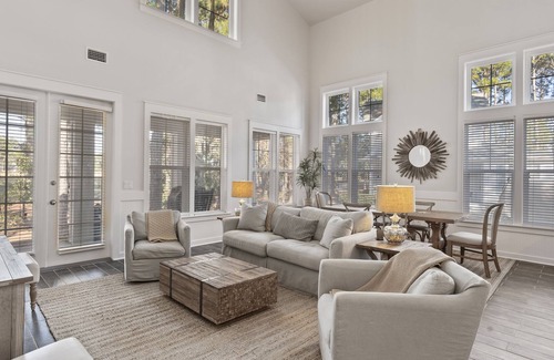 Laurel Grove House | 6-Seater Golf Cart Included! Lakeside Cottage in Sandestin ON Golf Course!