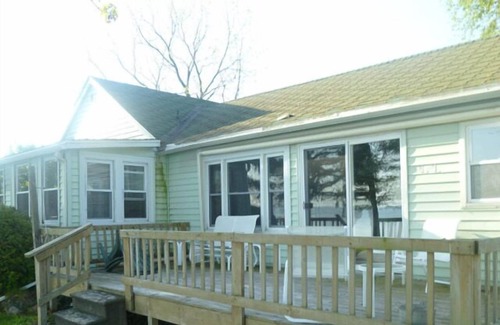 Town of Yates Cottage | 60 minutes from Niagara Falls