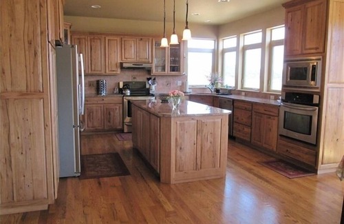 Monument House | 6000 sq ft Estate Home on 3 Acres near USAFA in the Rockies