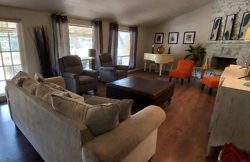 Shreveport House | 6011 On The Ponderosa