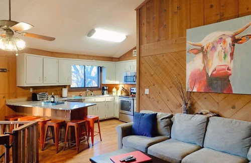 Cleveland Cabin | 602 FIVE Star Reviews | Views | Pool Table & Ping Pong | Pet Friendly | Firepit