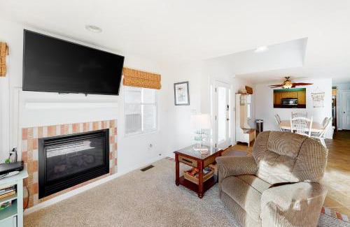 Caine Woods House | 604 Seaweed Lane #1