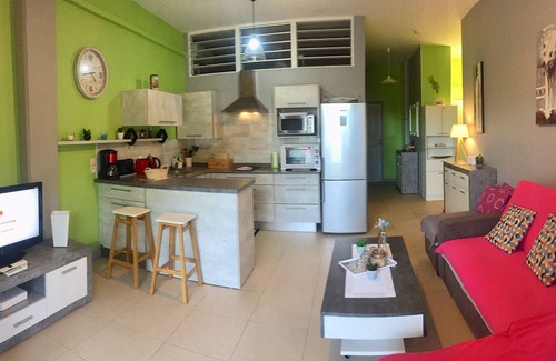 Grande-Terre Apartment | 60m2 apartment in a Creole villa on a protected paradise site