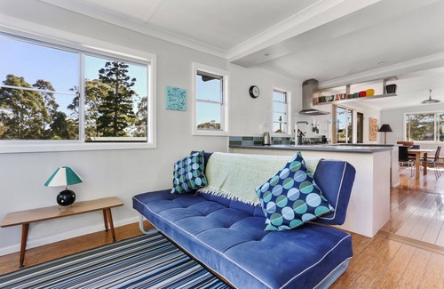 Dalmeny House | 60s beach house Dalmeny - Best Pet Friendly accommodation