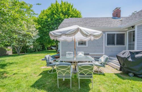 Sandwich House | 61 Carman Avenue Sandwich - Old Harbor House