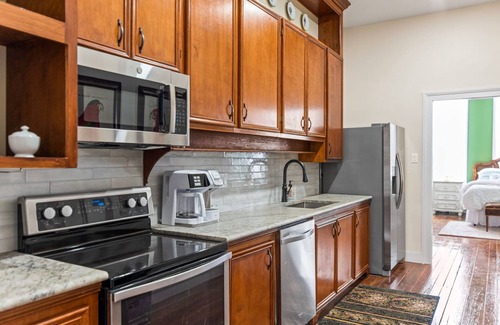 Natchez Condo | 610 Franklin: Upstairs | 1/1 - Sleeps 4 | Walk to Downtown