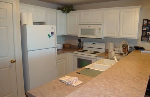 Osage Beach Condo | 6105 Towers! Quiet! Elevators, indoor pool. Oct-May Travel Nurses welcome!