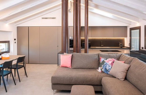 Old Town Apartment | 612A Blumen Apartment