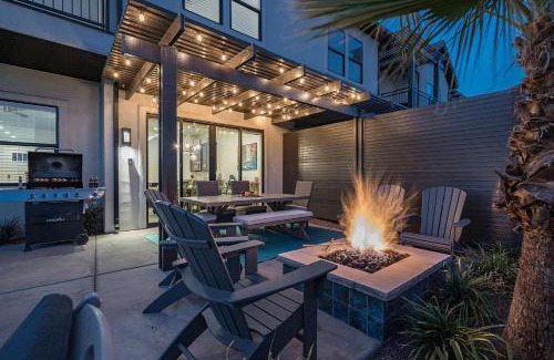 Santa Clara House | 62| Blissful Poolhouse at Ocotillo Springs with Private Pool