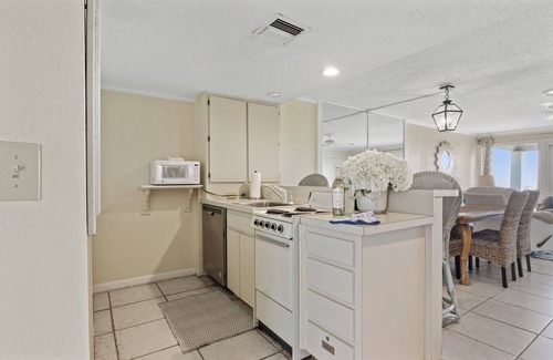 Sawgrass Condo | 622 Oceanfront Surf Villa: Calm & Cozy Retreat with Vintage Charm by the Sea