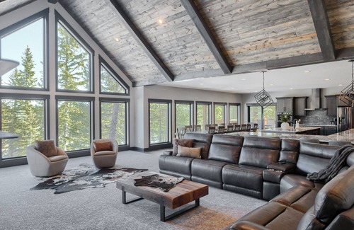 Lead Cabin | 6400+ Sq. Ft. Beautiful New Lodge in Powder House Pass w/Comm. Pool Access!