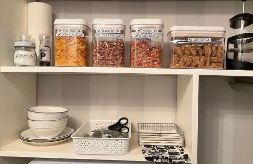 Leamington Bed & Breakfast | 66 Chaucer B&B with Complimentary Breakfast