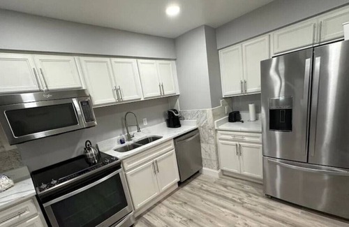 Lochearn House | 68) 4 bedroom home with a Pool!