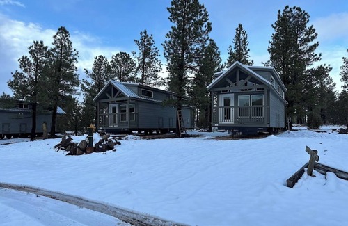 Williams Ski Chalet | 6B Cozy Chalet in Beautiful Williams With Wi-Fi, AC, With Forest View and Patio.