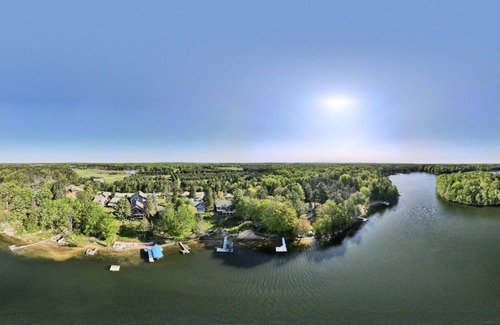 Gaylord House | 6baths,Hot tub,Game room,5kayaks 2paddleboards included,pontoon avail
