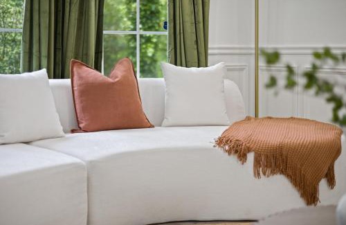 Lithonia House | 6BD-3BA Designer Oasis - Sleeps 14 - ATL Metro