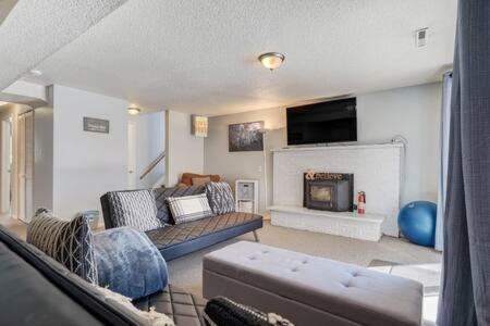 Central Colorado Springs House | 6BD near Garden of the Gods-Palmer Park