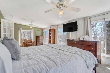 Central Colorado Springs House | 6BD near Garden of the Gods-Palmer Park