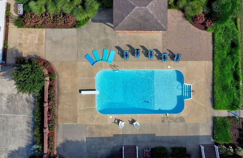 Fishing Creek Villa | 6bd on Chesapeake w Pool 🌟 Hot Tub 🐟 Fish & Crab 🌟