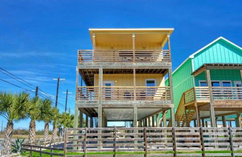 Flour Bluff House | 6BDR Balcony w Bay View Shared Pool Boat Dock Keeper Red by AvantStay