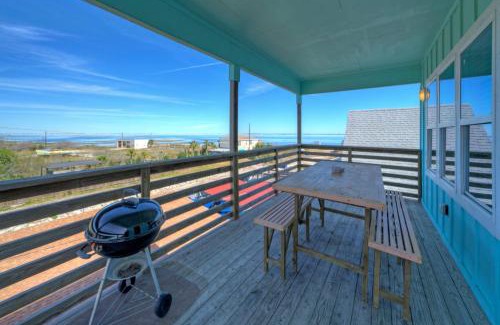 Flour Bluff House | 6BDR Bay Haven w Shared Waterfront Pool Boat Dock Keeper Trout by AvantStay