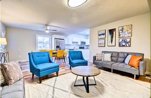 Near Northside House | 6BR Getaway | Near Lucas Oil & Downtown Indy