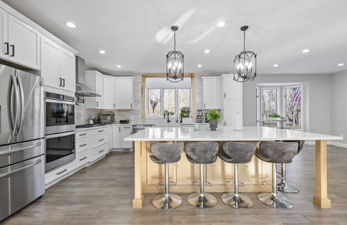 Milford Other | 6BR Modern Farmhouse Retreat | 5acres of Forest!