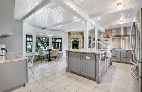 Wimberley House | 6BR Modern Farmhouse with Swimming Pool & Hot Tub