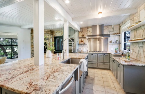Wimberley House | 6BR Modern Farmhouse with Swimming Pool & Hot Tub