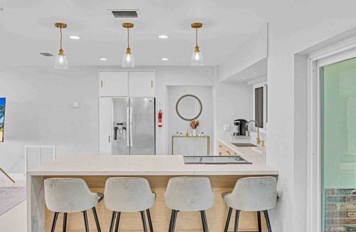 Hollywood House | ~6BR Modern Villa in The Heart of Hollywood~
