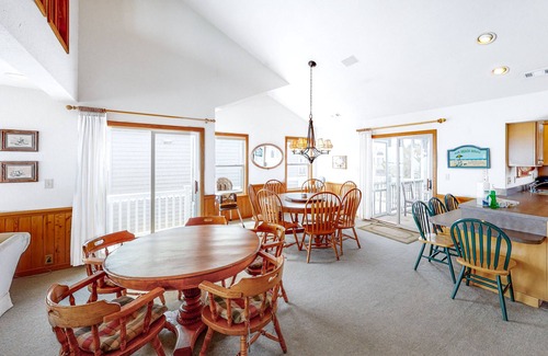 Ocean Sands House | 6BR Oceanfront | Pool | Hot Tub | Balcony