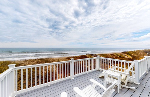 Ocean Sands House | 6BR Oceanfront | Pool | Hot Tub | Balcony