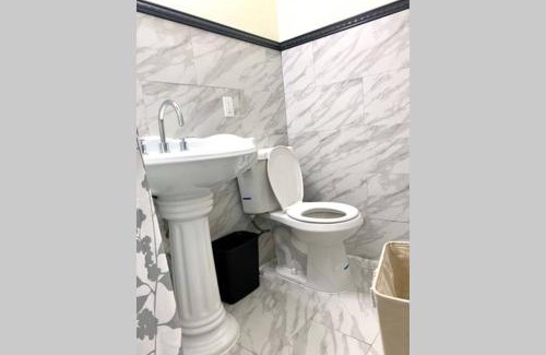 Niagara Falls House | 6BR Retreat-Great for Reunions and Getaways minutes from Niagara Falls